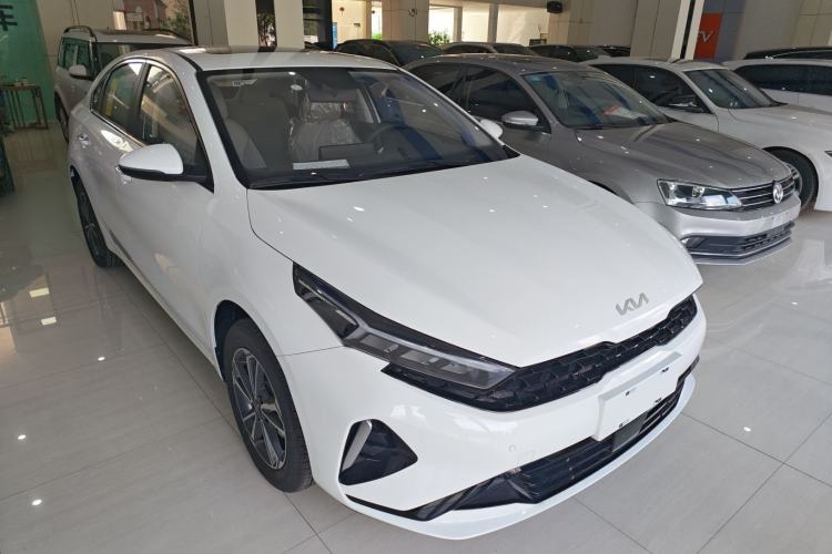 Used Kia K3 2024 1.5L CVT Luxury Smart Edition Front Right 45 Deg