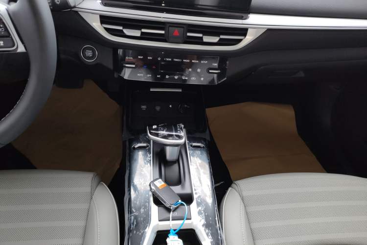 Used Kia K3 2024 1.5L CVT Luxury Smart Edition Gear Lever