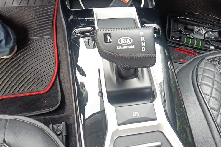 Used Kia K3 2024 1.5L CVT Comfort Plus Edition Gear Lever
