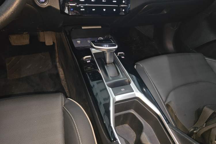 Used Kia K3 2024 1.5L CVT Comfort Plus Edition Gear Lever