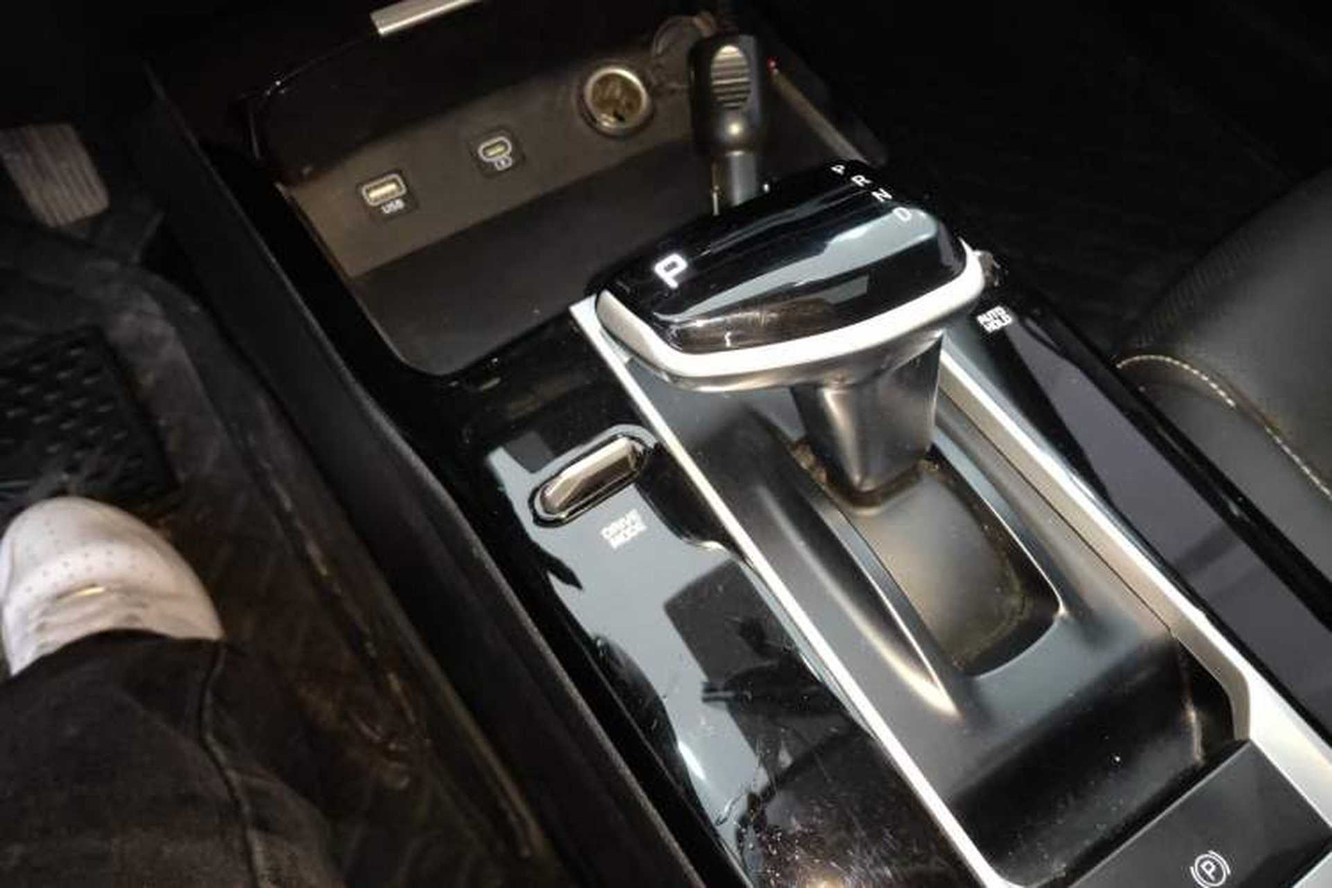Used Kia K3 2024 1.5L CVT Comfort Plus Edition Gear Lever