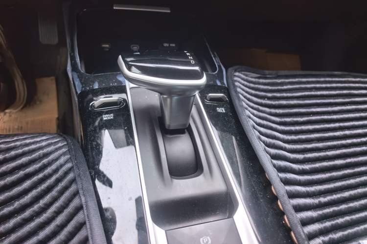 Used Kia K3 2024 1.5L CVT Comfort Plus Edition Gear Lever