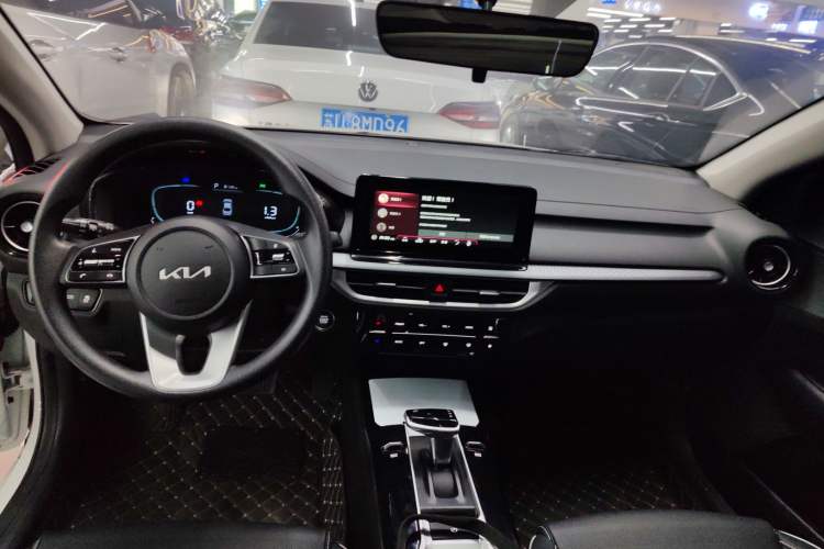 Used Kia K3 2024 1.5L CVT Comfort Plus Edition Gear Lever