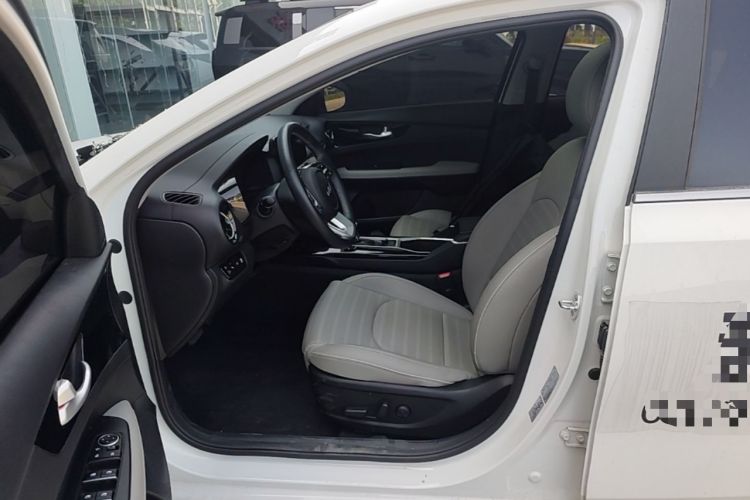 Used Kia K3 2024 1.5L CVT Luxury Smart Edition Left Front Seat