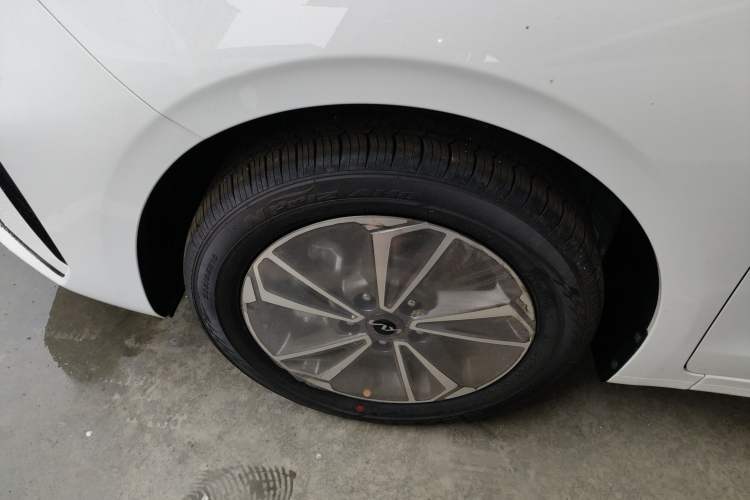 Used Kia K3 2024 1.5L CVT Luxury Smart Edition Left Front Wheel Hub