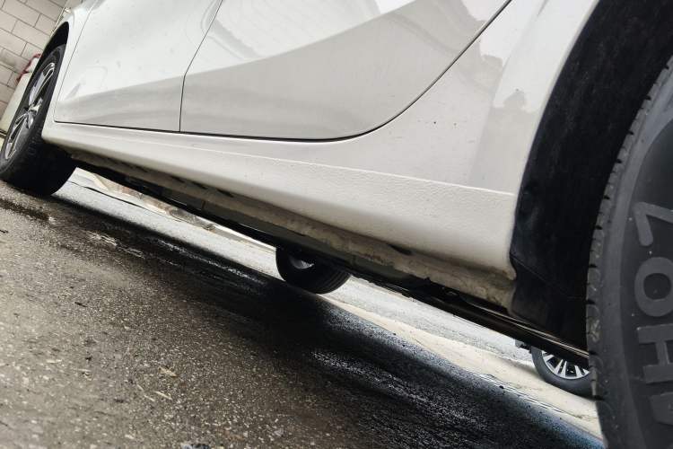 Used Kia K3 2024 1.5L CVT Comfort Plus Edition Left Side Sill