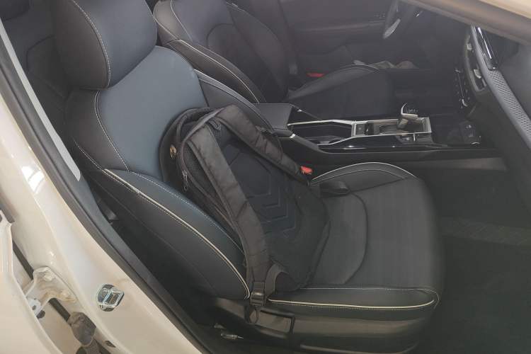 Used Kia K3 2024 1.5L CVT Comfort Plus Edition Right Front Seat