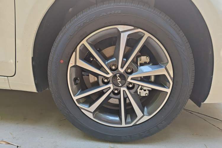 Used Kia K3 2024 1.5L CVT Comfort Plus Edition Right Front Wheel Hub
