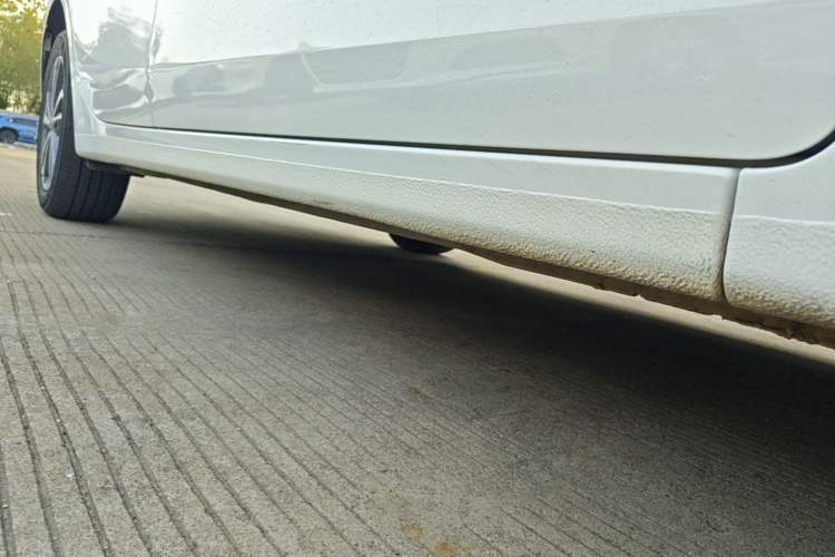 Used Kia K3 2024 1.5L CVT Comfort Plus Edition Right Side Sill