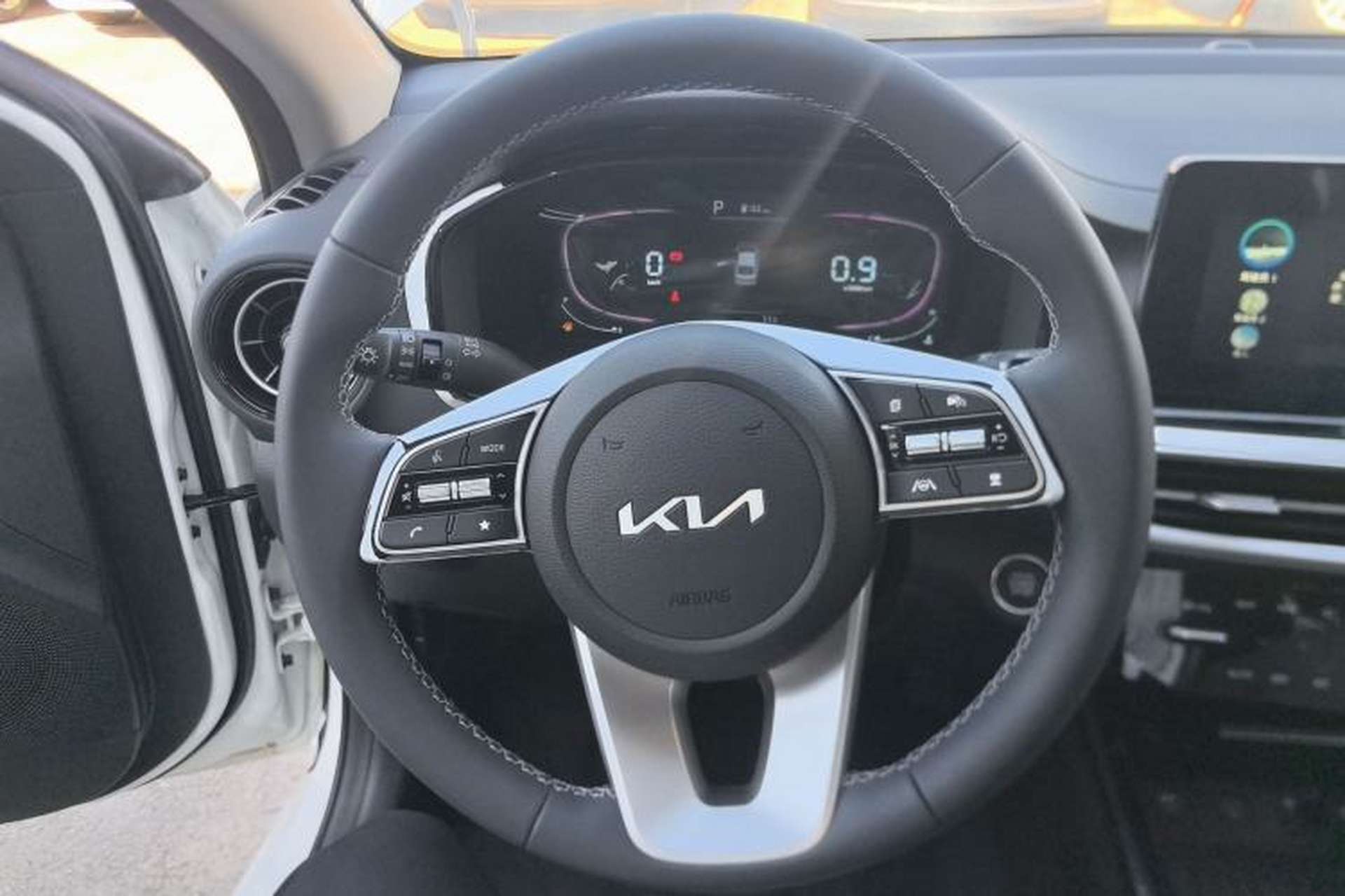 Used Kia K3 2024 1.5L CVT Luxury Smart Edition Steering Wheel