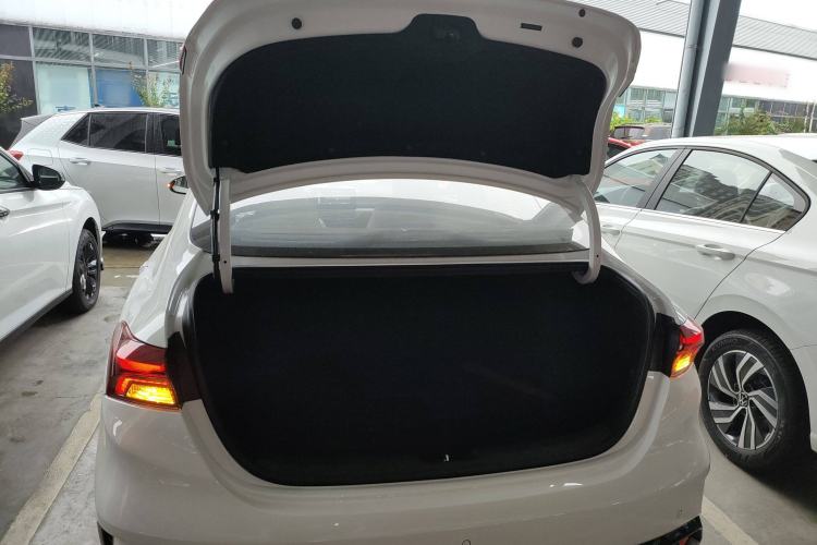 Used Kia K3 2024 1.5L CVT Luxury Smart Edition Trunk