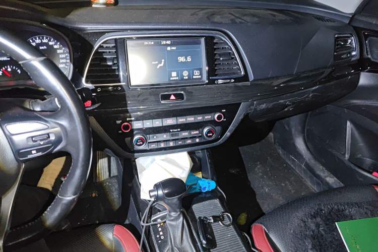 Used Kia K3 (Kai Shen) 2017 1.6T Automatic GLS Audio And AC Panel