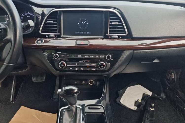 Used Kia K3 (Kai Shen) 2017 1.8L Automatic DLX Audio And AC Panel