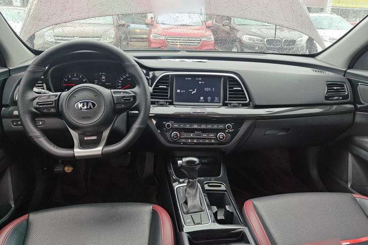 Used Kia K3 (Kai Shen) 2017 1.6T Automatic GLS Center Console