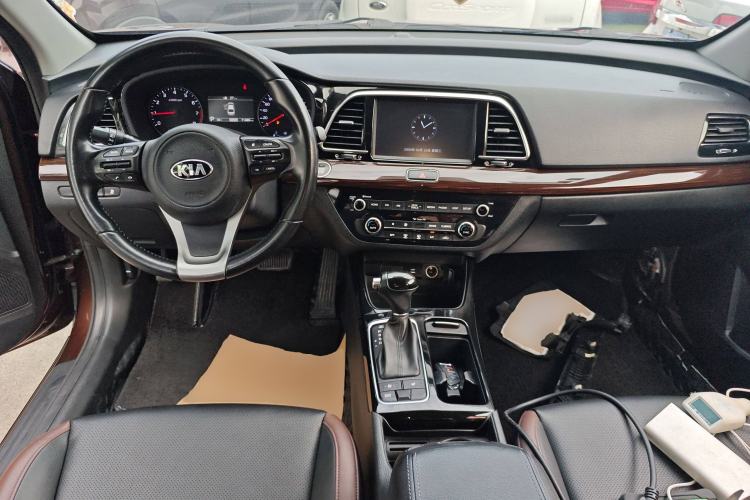Used Kia K3 (Kai Shen) 2017 1.8L Automatic DLX Center Console