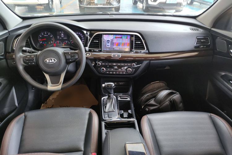 Used Kia K3 (Kai Shen) 2017 1.8L Automatic GLS Center Console