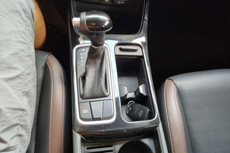 Used Kia K3 (Kai Shen) 2017 1.8L Automatic GLS Gear Lever