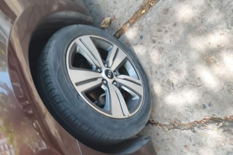 Used Kia K3 (Kai Shen) 2017 1.8L Automatic GLS Left Front Wheel Hub