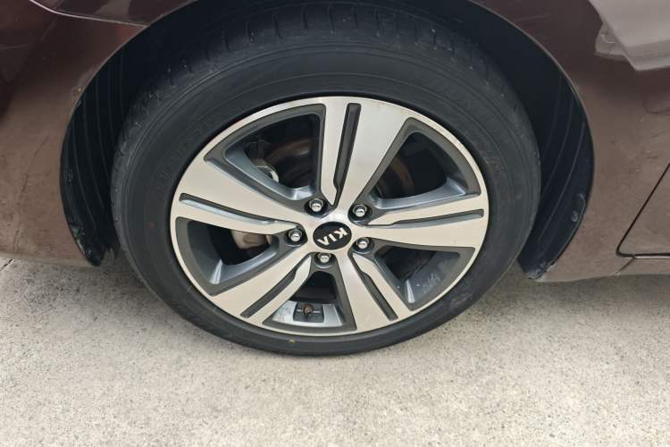 Used Kia K3 (Kai Shen) 2017 1.8L Automatic DLX Left Front Wheel Hub