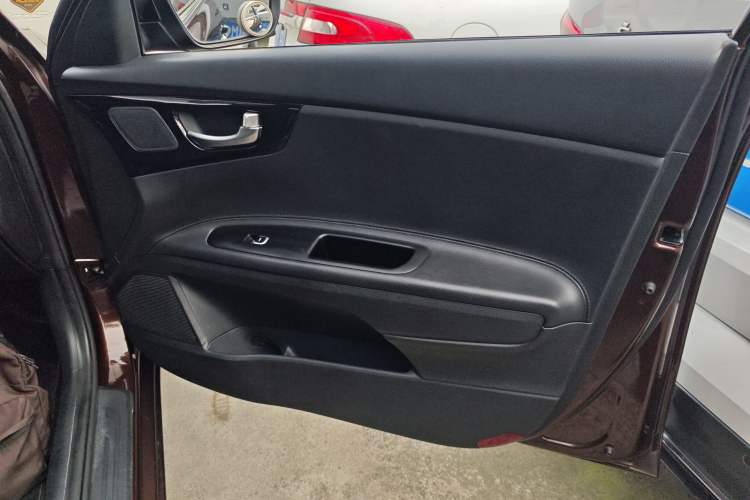 Used Kia K3 (Kai Shen) 2017 1.8L Automatic DLX Right Front Door Interior