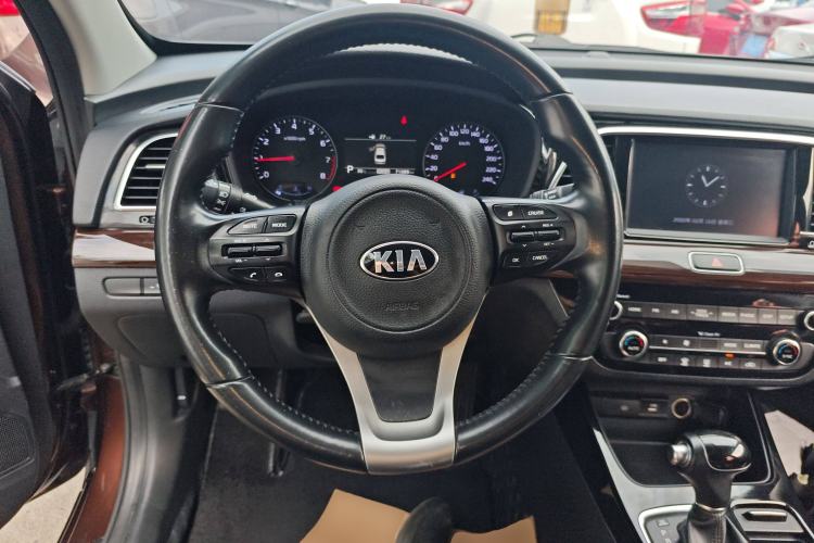 Used Kia K3 (Kai Shen) 2017 1.8L Automatic DLX Steering Wheel