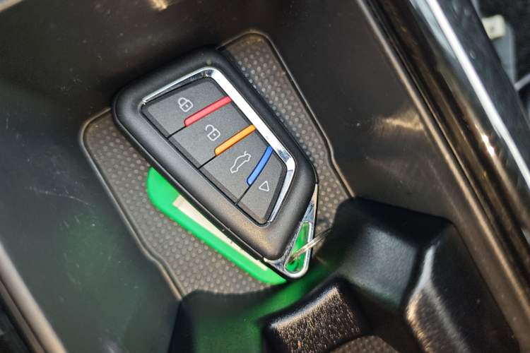 Used Kia K3 (Kai Shen) 2017 1.8L Automatic DLX Vehicle Key