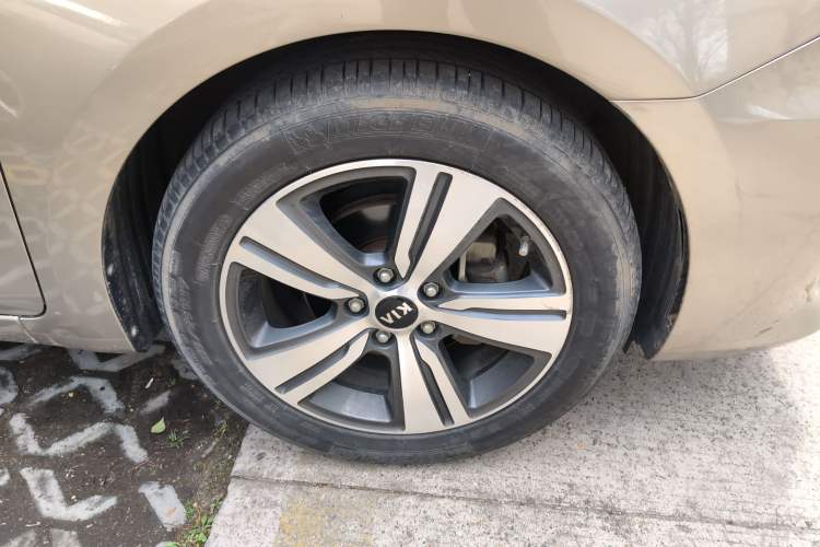 Used Kia K3 (Kai Shen) 2017 1.8L Automatic DLX Right Front Wheel Hub