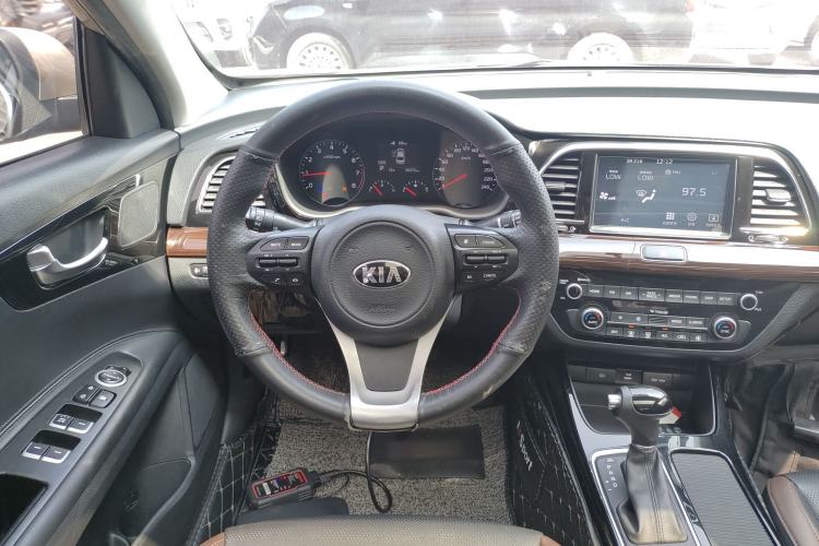 Used Kia K3 (Kai Shen) 2017 1.8L Automatic GLS Steering Wheel