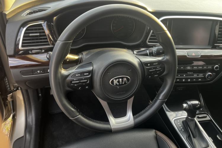 Used Kia K3 (Kai Shen) 2017 1.8L Automatic DLX Steering Wheel