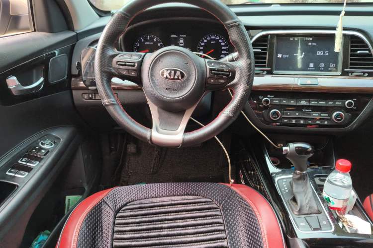 Used Kia K3 (Kai Shen) 2017 1.8L Automatic DLX Steering Wheel