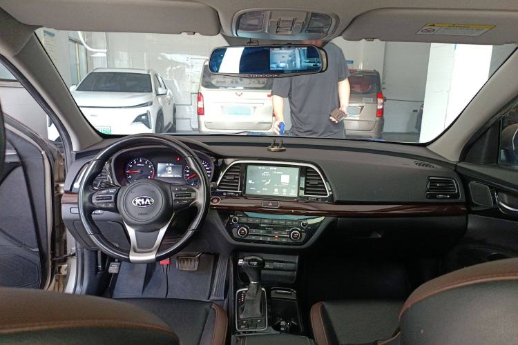 Used Kia K3 (Kai Shen) 2017 1.8L Automatic DLX Interior 2