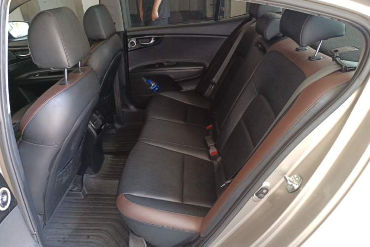 Used Kia K3 (Kai Shen) 2017 1.8L Automatic DLX Interior 4