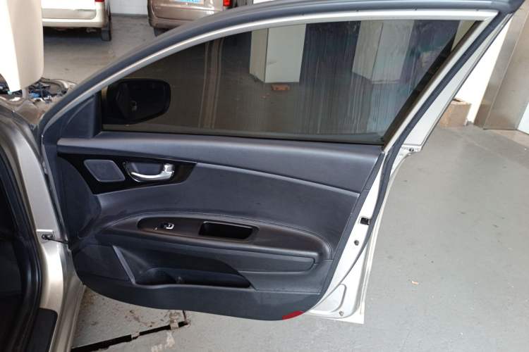 Used Kia K3 (Kai Shen) 2017 1.8L Automatic DLX Interior 5