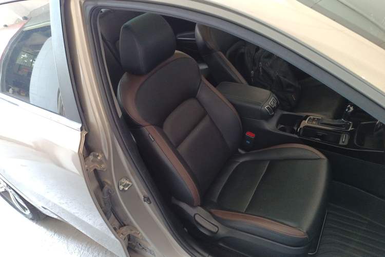 Used Kia K3 (Kai Shen) 2017 1.8L Automatic DLX Right Front Seat