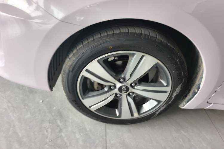 Used Kia K3 (Kai Shen) 2017 1.8L Automatic DLX Left Front Wheel Hub