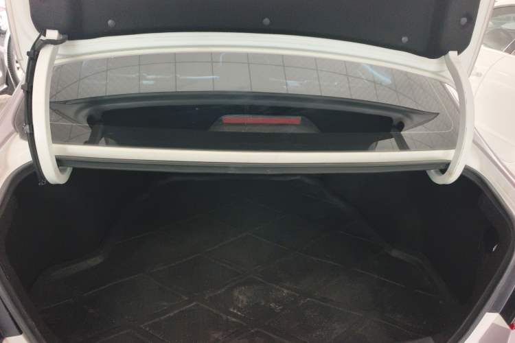 Used Kia K3 (Kai Shen) 2017 1.8L Automatic DLX Trunk