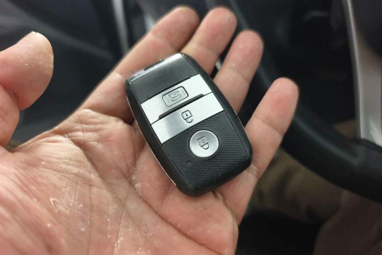 Used Kia K3 (Kai Shen) 2017 1.8L Automatic DLX Vehicle Key
