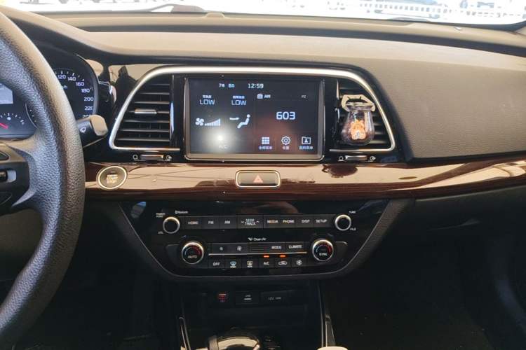 Used Kia K3 (Kai Shen) 2017 1.8L Automatic GLS Audio And AC Panel