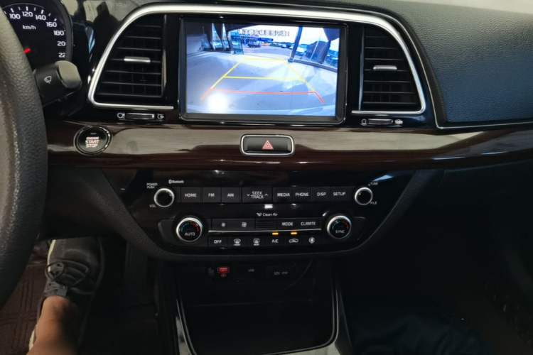 Used Kia K3 (Kai Shen) 2017 1.8L Automatic GLS Audio And AC Panel