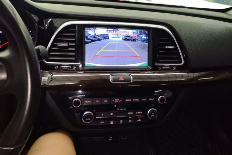 Used Kia K3 (Kai Shen) 2017 1.8L Automatic DLX Audio And AC Panel