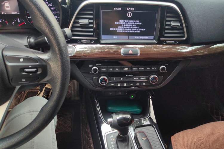 Used Kia K3 (Kai Shen) 2017 1.8L Automatic GLS Audio And AC Panel