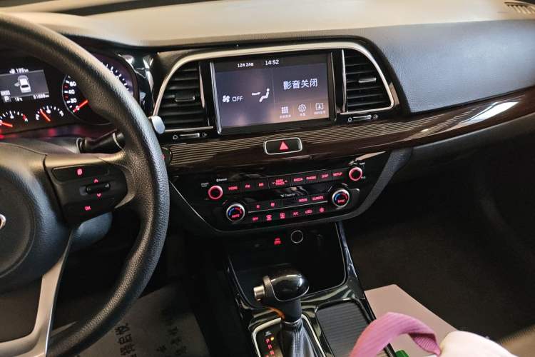 Used Kia K3 (Kai Shen) 2017 1.8L Automatic GLS Audio And AC Panel