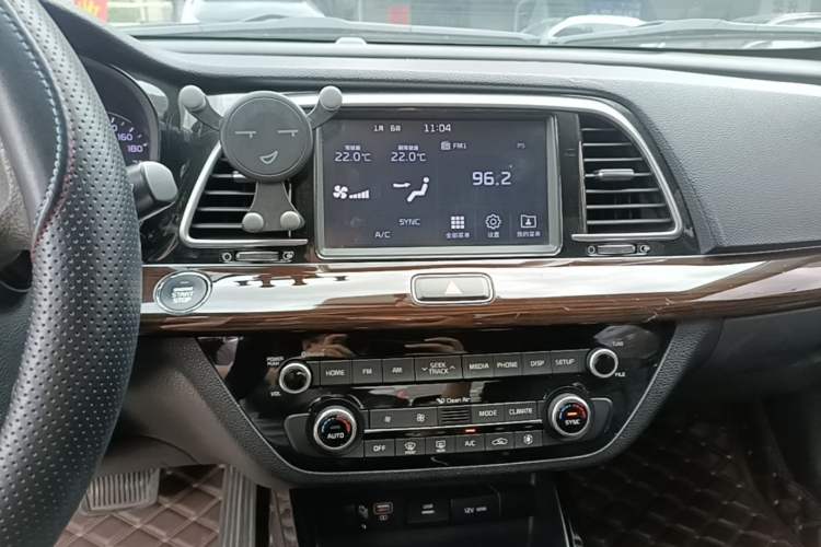 Used Kia K3 (Kai Shen) 2017 1.8L Automatic GLS Audio And AC Panel