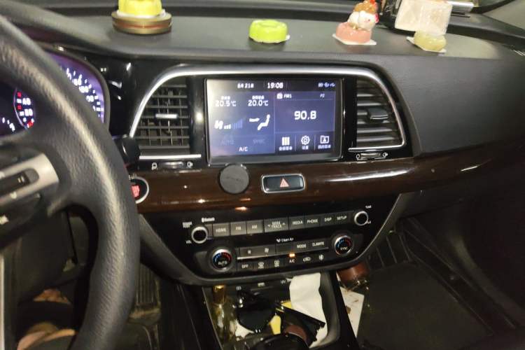 Used Kia K3 (Kai Shen) 2017 1.8L Automatic GLS Audio And AC Panel