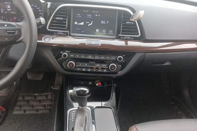 Used Kia K3 (Kai Shen) 2017 1.8L Automatic GLS Audio And AC Panel