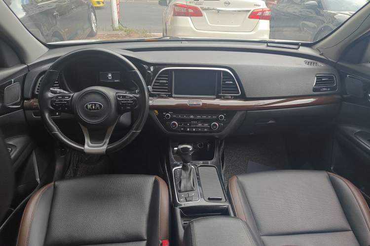 Used Kia K3 (Kai Shen) 2017 1.8L Automatic DLX Audio And AC Panel