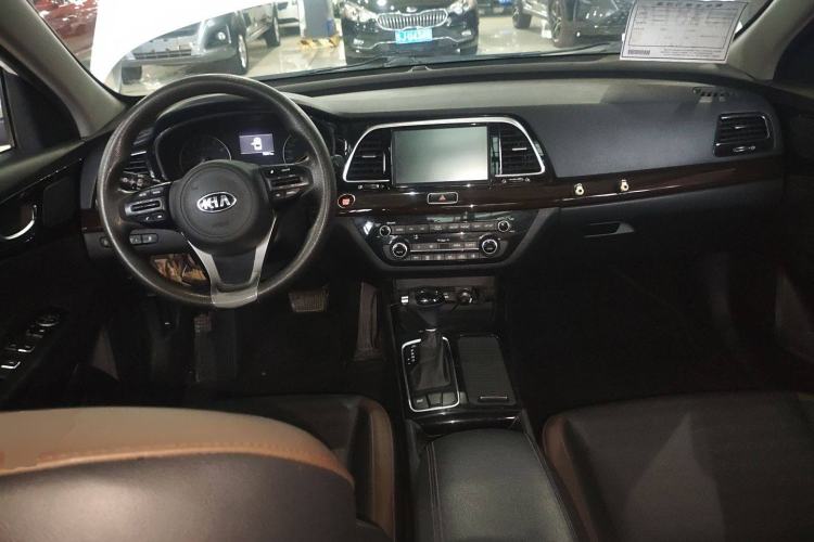 Used Kia K3 (Kai Shen) 2017 1.8L Automatic GLS Center Console