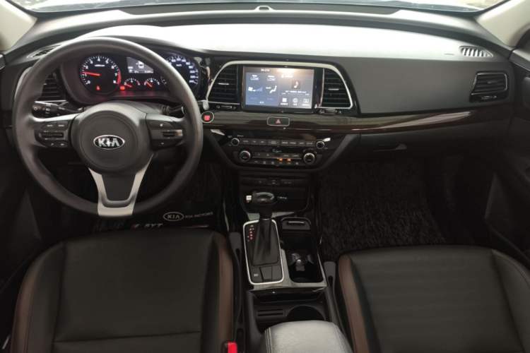 Used Kia K3 (Kai Shen) 2017 1.8L Automatic GLS Center Console