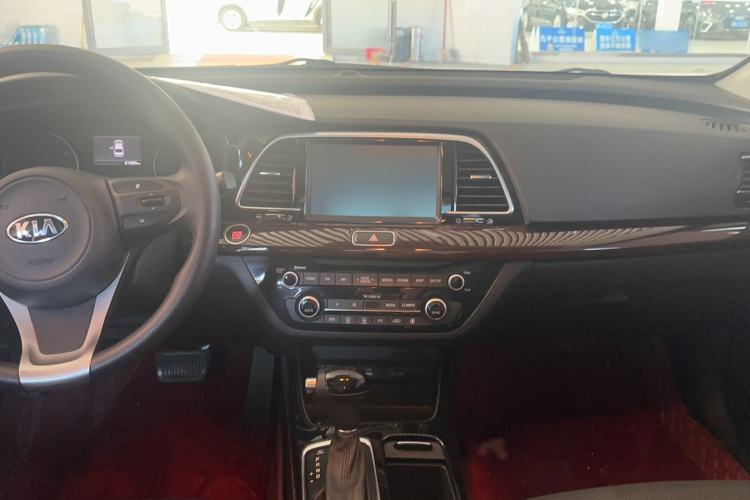 Used Kia K3 (Kai Shen) 2017 1.8L Automatic GLS Center Console