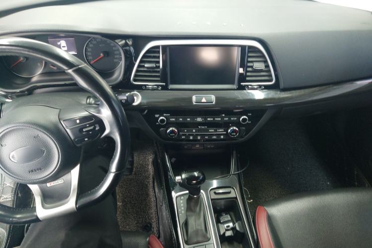 Used Kia K3 (Kai Shen) 2017 1.6T Automatic GLS Center Console